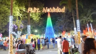 Con el encendido de las  luces de navidad llegan las festividades de Arauca.